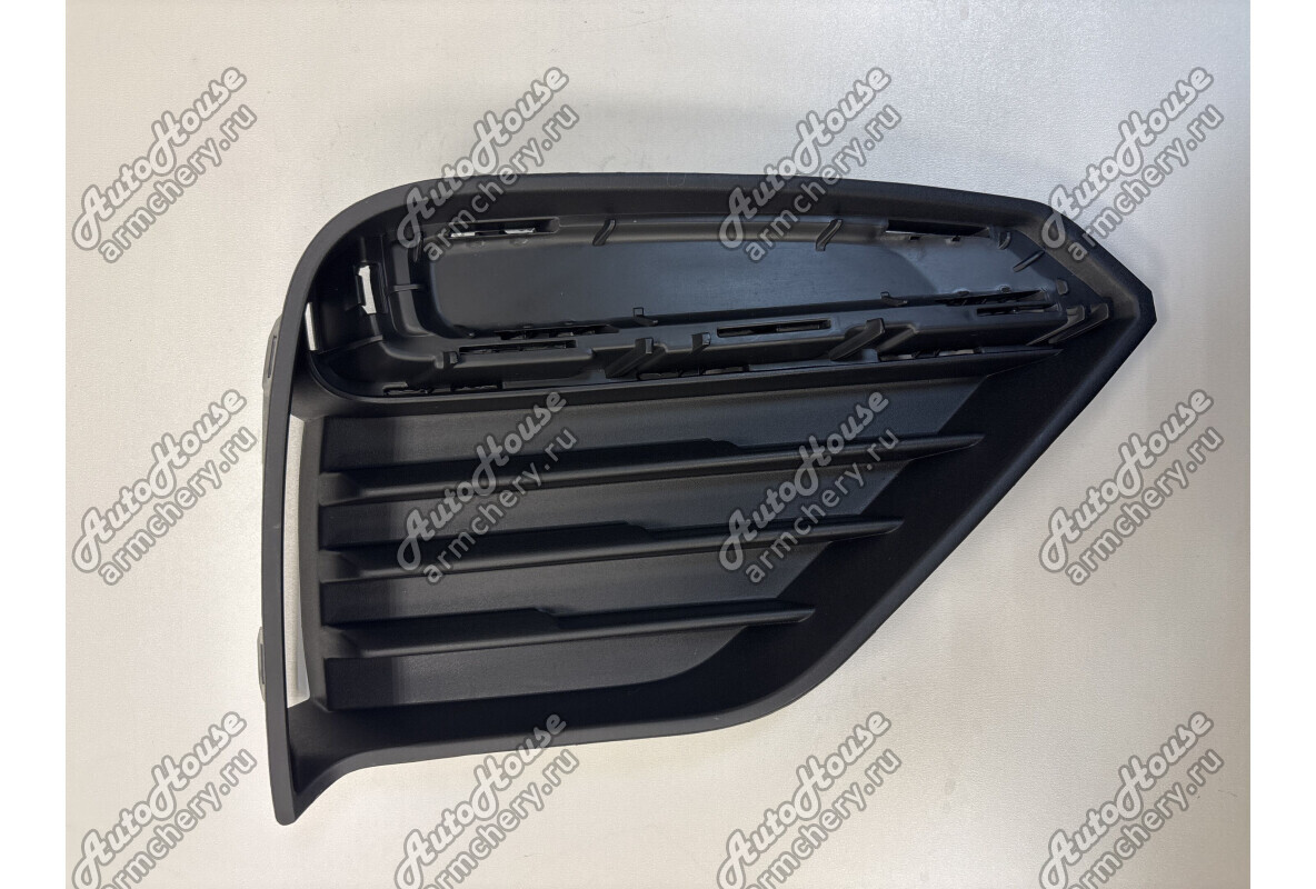 Решетка фары противотуманной правой (под парктроник) Geely Atlas Pro [1.5 12V 7AMT внедорожник 4X4]